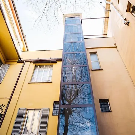Elegant With Private Lift Bologna