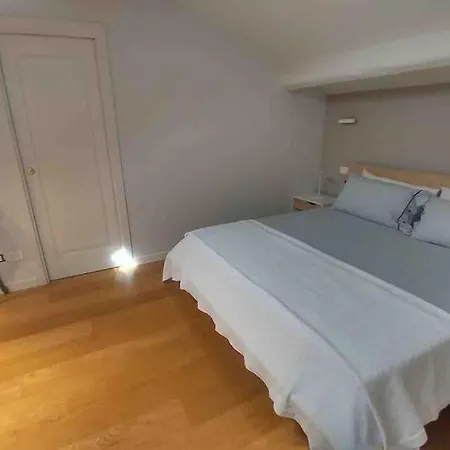 Elegant With Private Lift Apartment