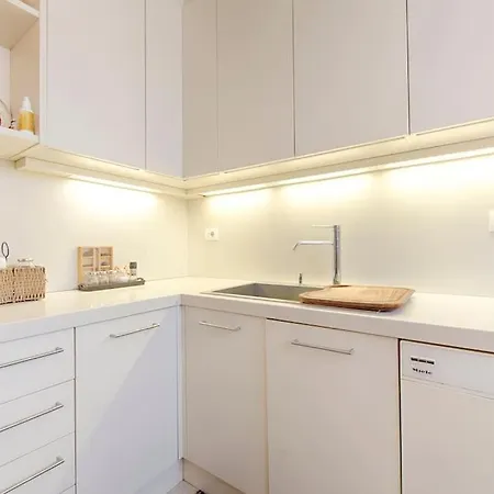 Elegant With Private Lift Apartment Bologna