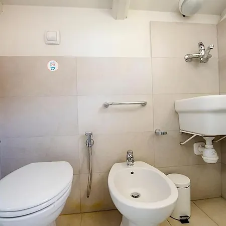 Apartment Elegant With Private Lift Bologna