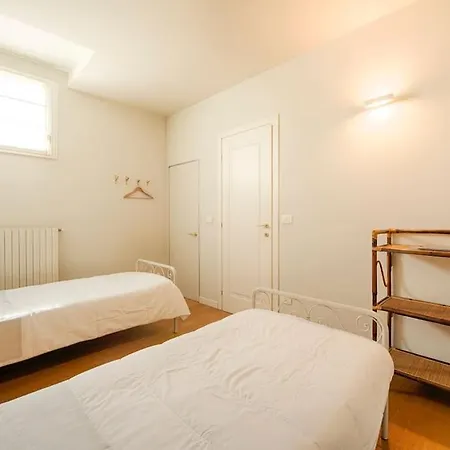 Apartment Elegant With Private Lift *