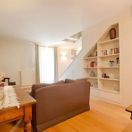 Apartment Elegant With Private Lift *
